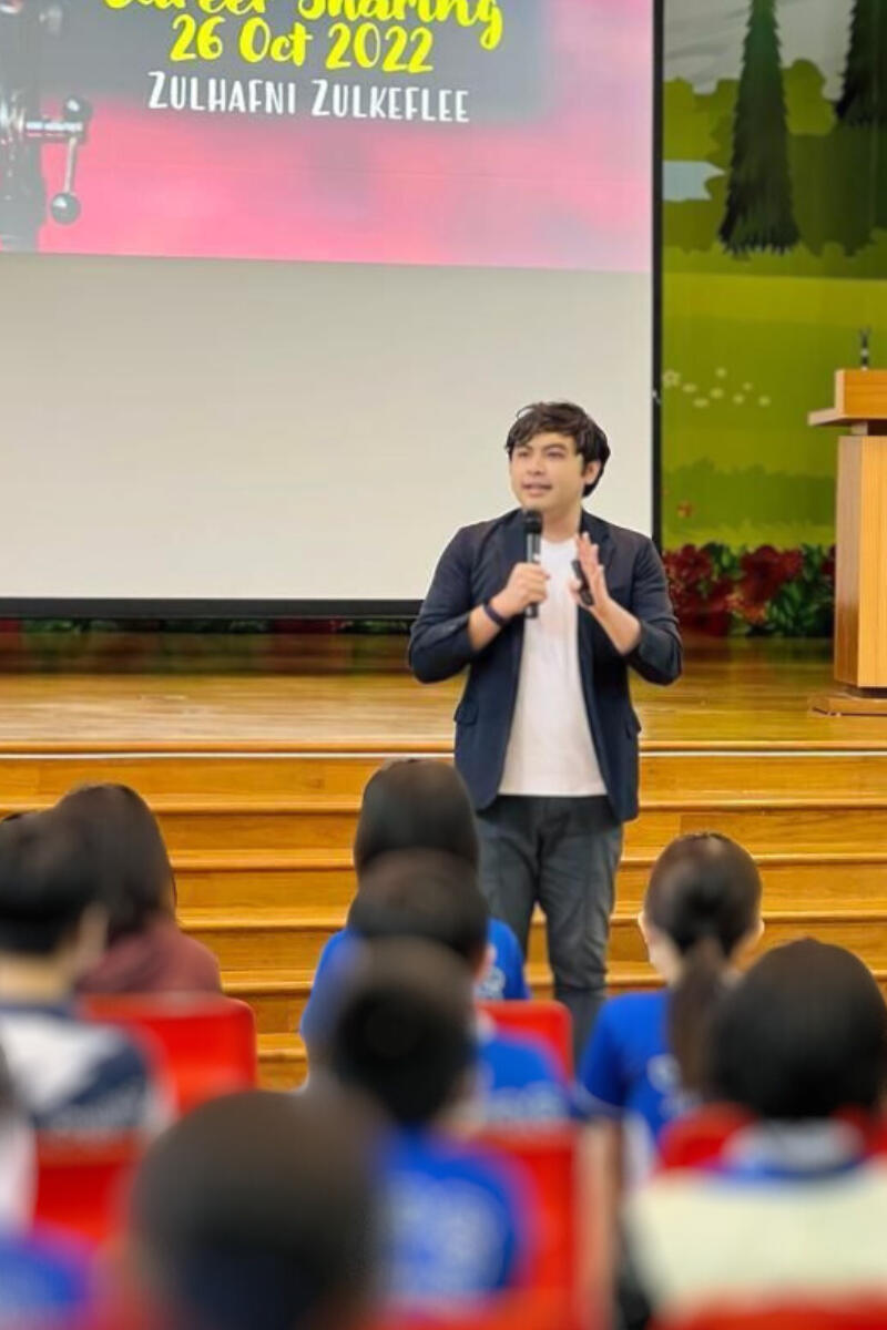 Zulhafni Zulkeflee - I am a public speaking and communication coach and I want to help you improve your speaking confidence in all aspects of your life